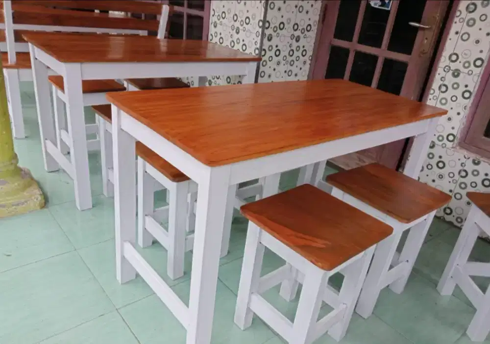 Meja kursi kayu untuk cafe, resto, dll