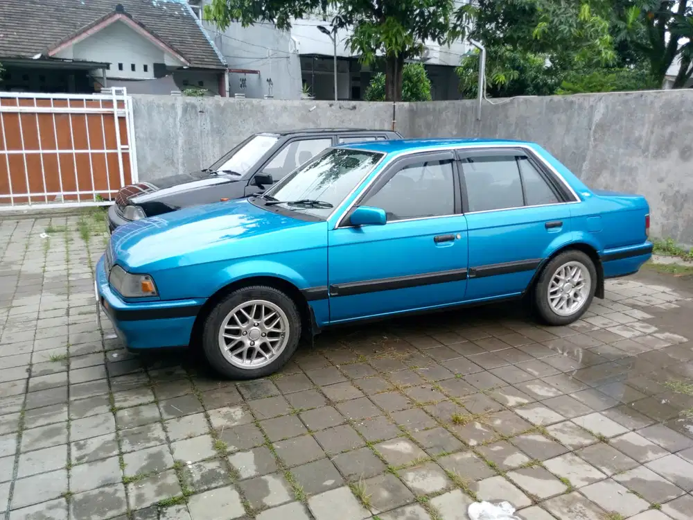 Mazda 323 1988 Bensin