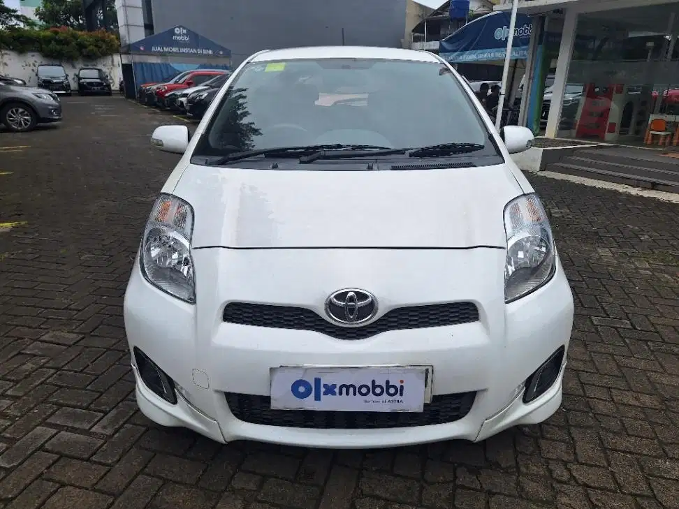 LOW DP Toyota Yaris 1.5 E Bensin-AT 2012 WFU