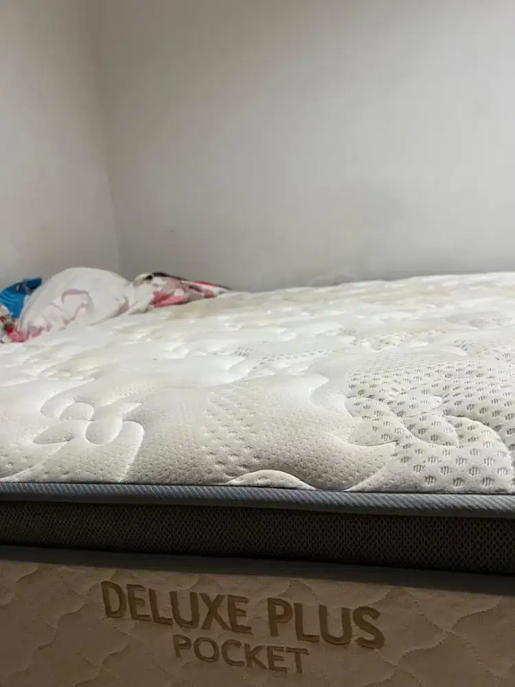 Kasur springbed double protector merk deluxe ukuran 160 cm × 200 cm