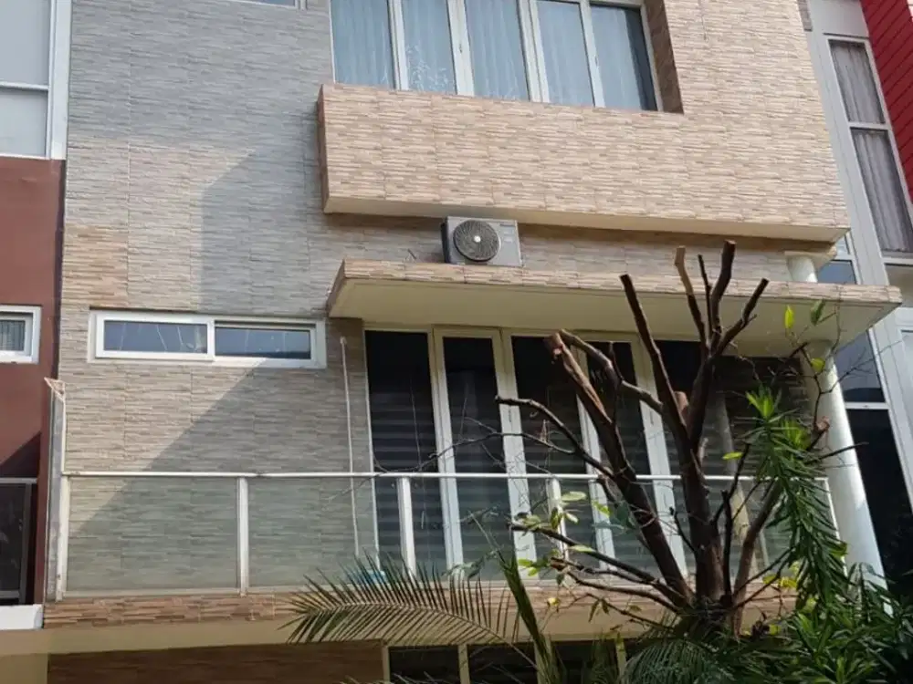 Rumah Siap Huni Bagus 4 Lantai di Kemayoran