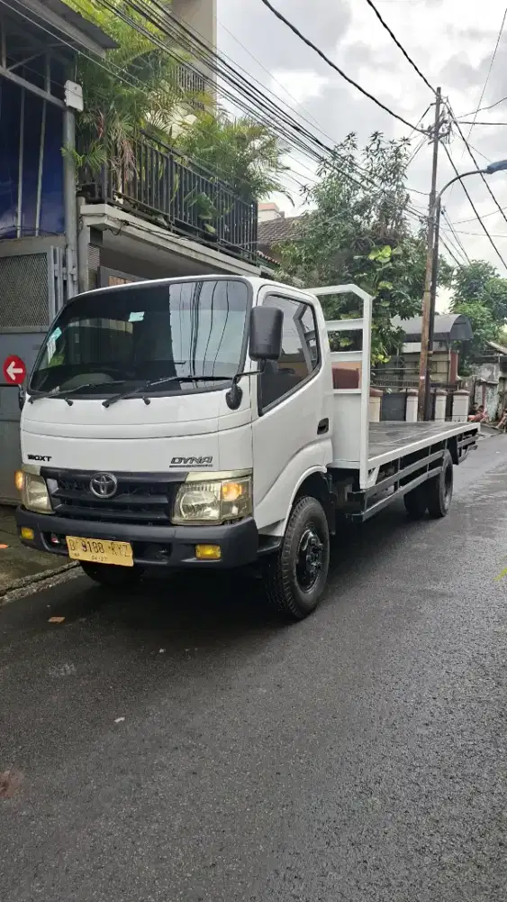 Toyota dyna 130XT 6roda CDD long losbak Mulus 2013