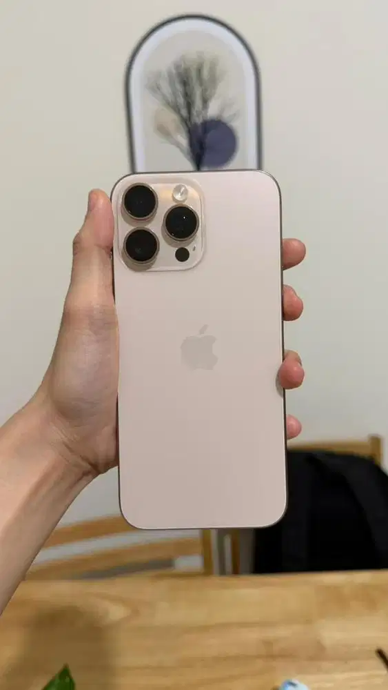 IPHONE 16 PRO MAX 256GB DESSERT TITANIUM