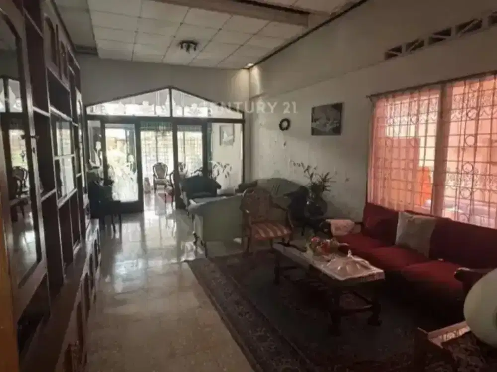 Rumah nyaman strategis di jalan mangga, sayap riau - bandung