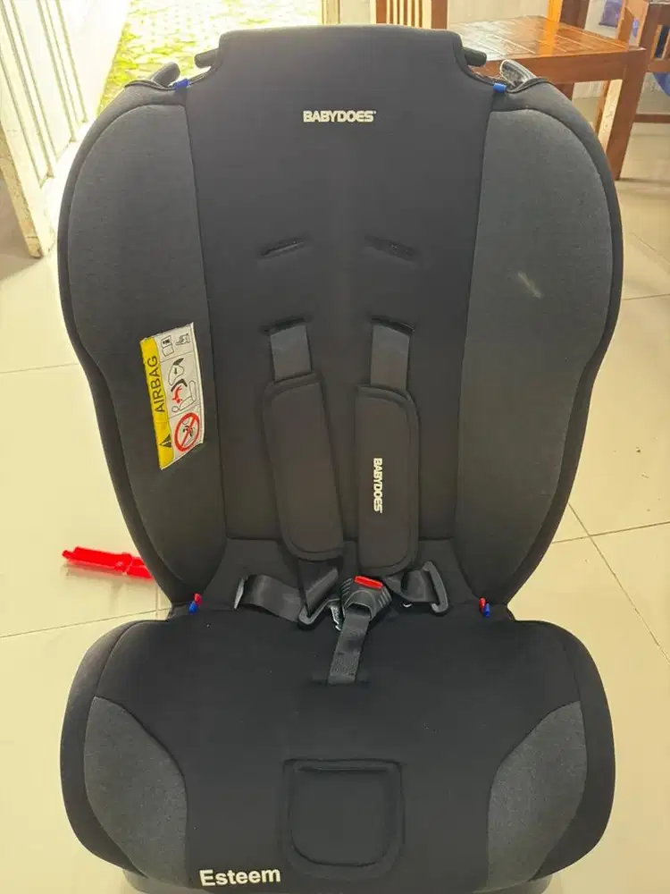 Car seat brand  Baby Does Esteem