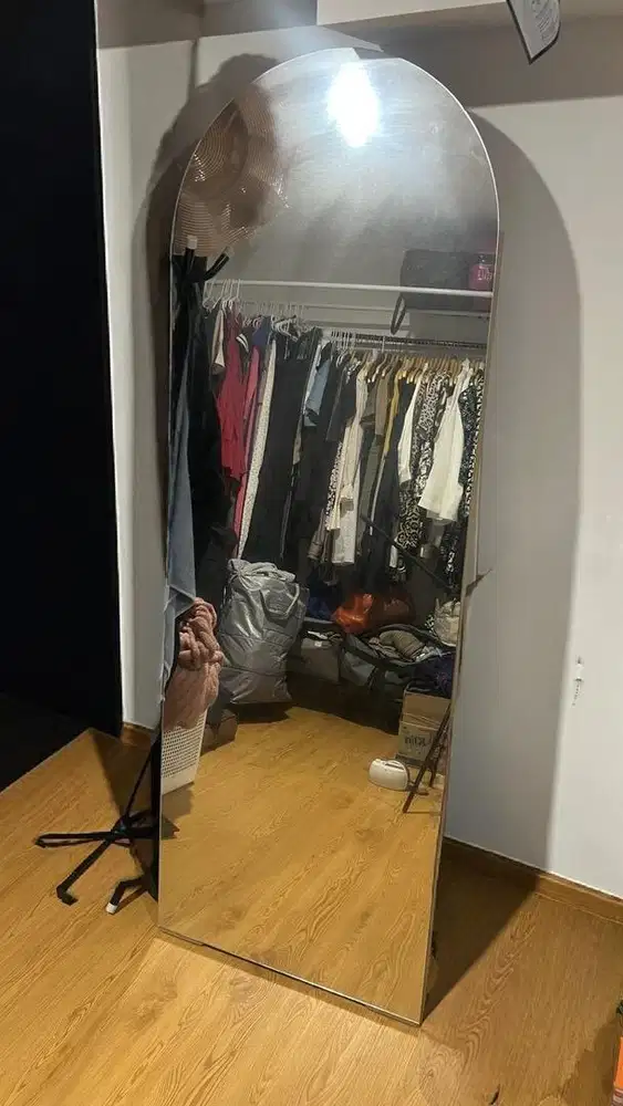 Standing mirror full body
