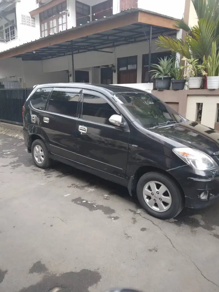 Dijual Toyota New Avanza 1.3 G A/T tahun 2011, kondisi sangat terawat