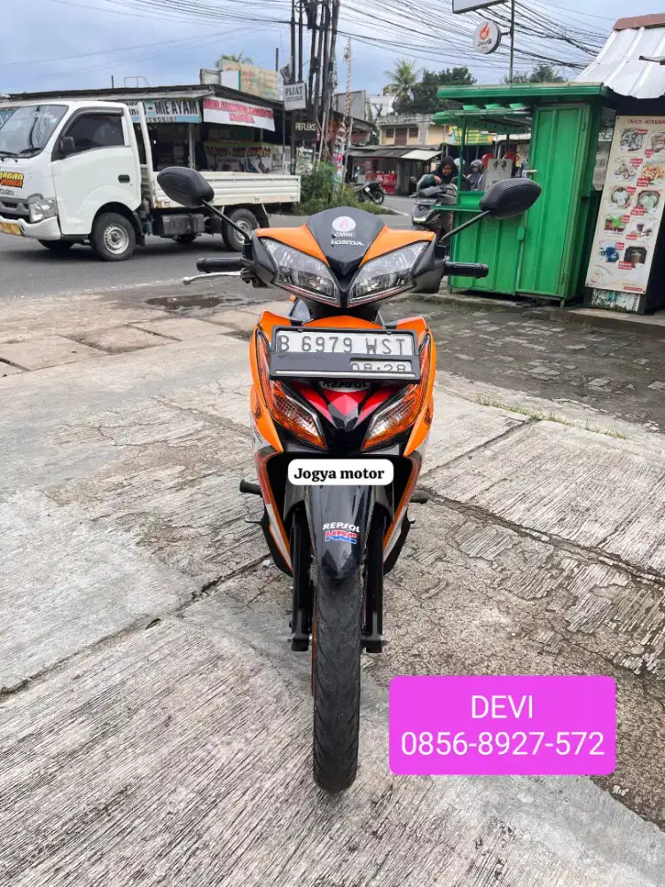 [D] sepeda motor Honda Blade Repsol th 2018 unit siap pakai
