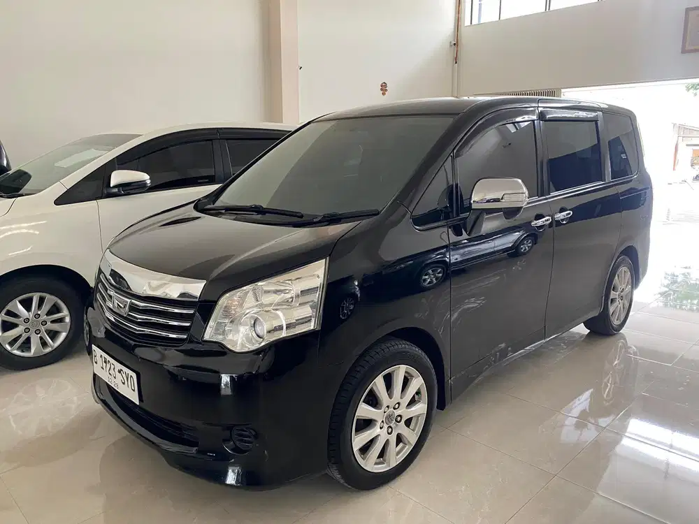 Toyota Nav1 2013 Bensin