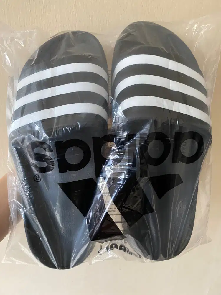 Sandal Adidas Hitam - Size 41