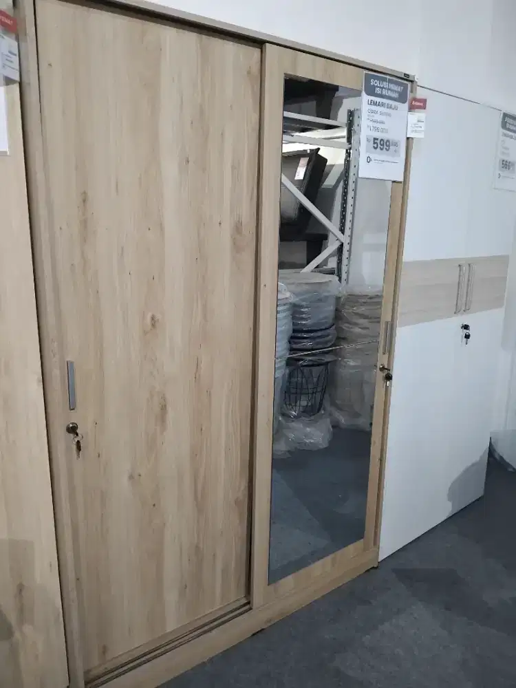 Lemari Pakaian Sliding