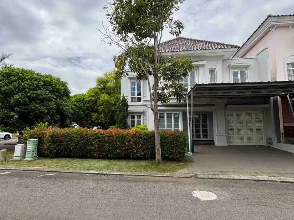 Rumah Hook Semi Furnished Cluster Alicante at Granada