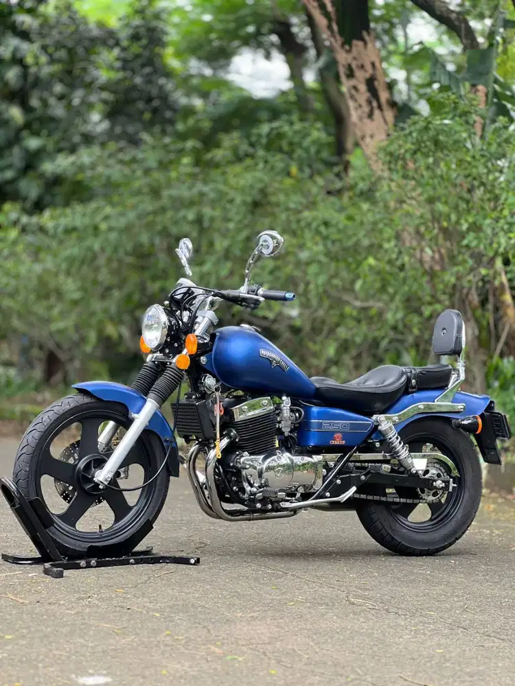 BENELLI PATAGONIAN EAGLE 250 KARBU 2020 BIRU KM 2K PAJAK HIDUP MULUS