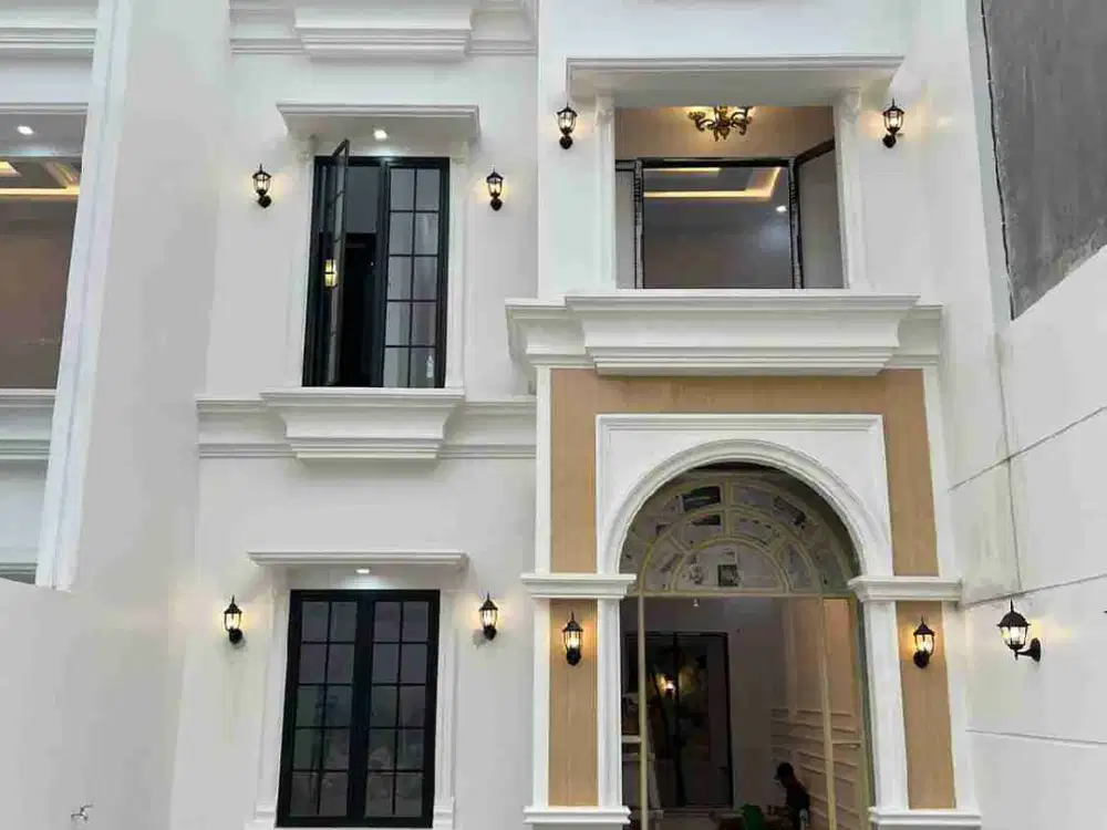 Dijual Modern House Strategis Jakarta Selatan