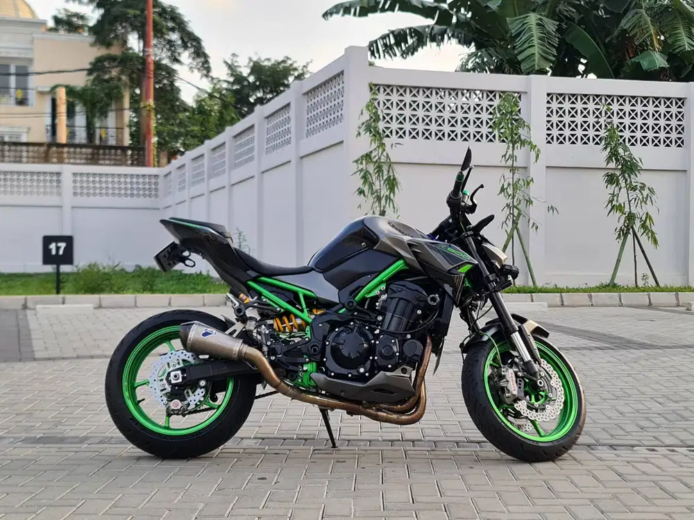 Km=4rb Kawasaki Z900 2023 full option Kawasaki ZR900f 2023 Z 900 2023