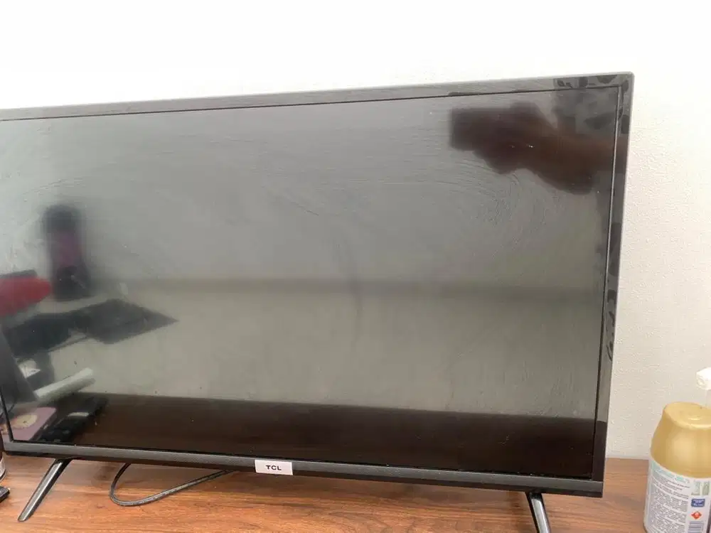 TV Bekas TCL 32masih Baru Tidak ada kerusakan masih Berfungsi NORMAL
