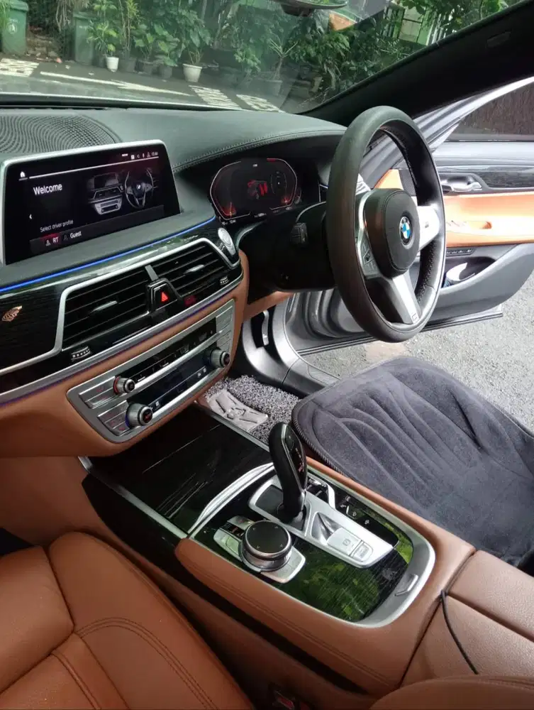 BMW 730Li G12 NIK 2020 Warna Abu-abu
