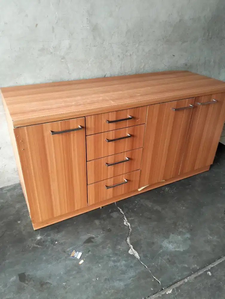Bismilah,di jual rak tv/ meja dapur kondisi msh bgus mulus