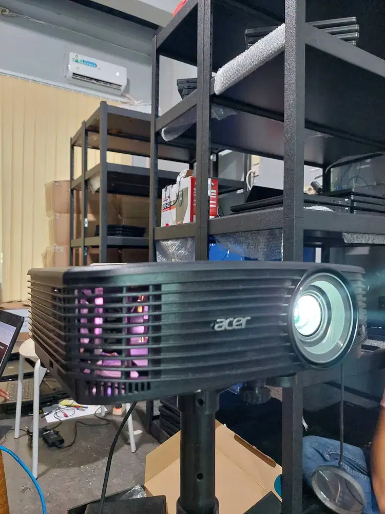 Menyediakan Proyektor 4000L Medan