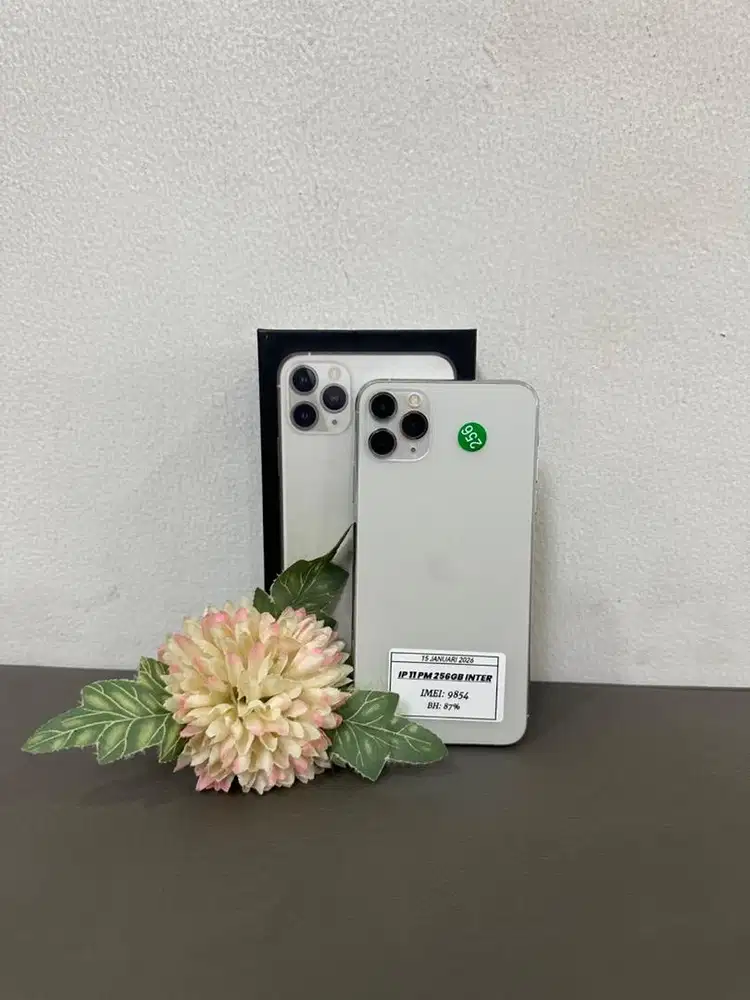 iPhone 11 PROMAX 256GB fullset,bergaransi,menerima tt dan kredit