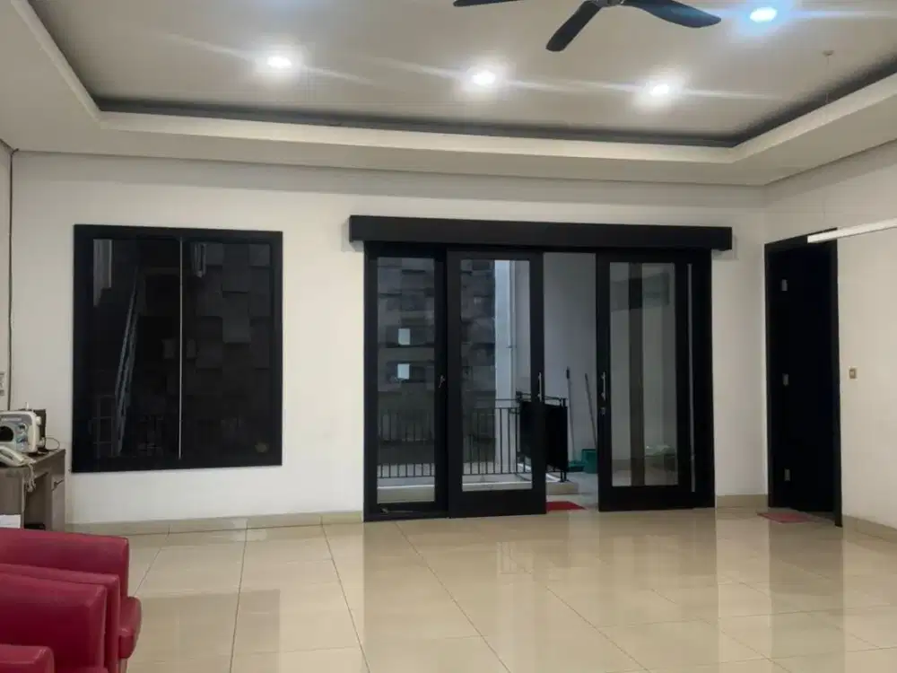 Rumah Minimalis 3 Lantai di Grisenda Jakarta Utara