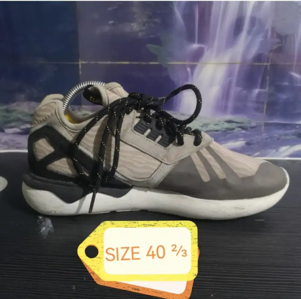 Second shoes olahraga / sepatu olahraga