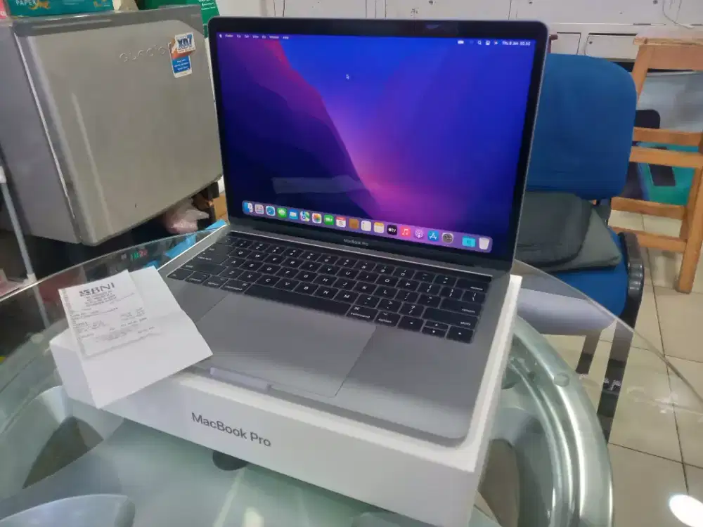 Macbook Pro 2017 8/256gb cc 44