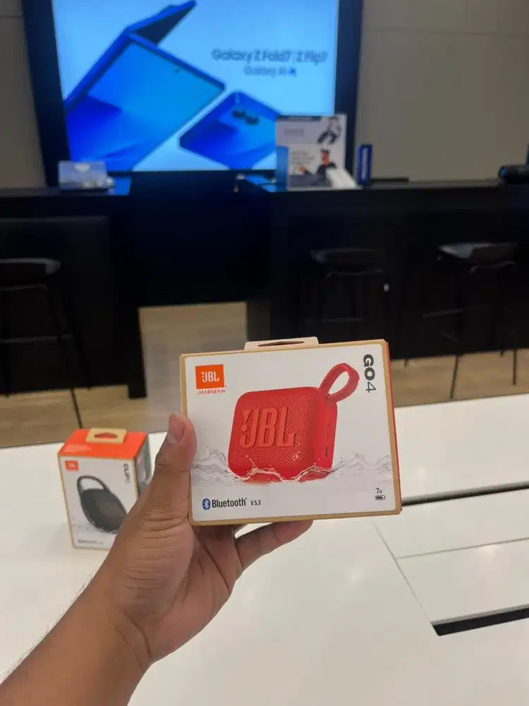 JBL GO 4 black/red/green