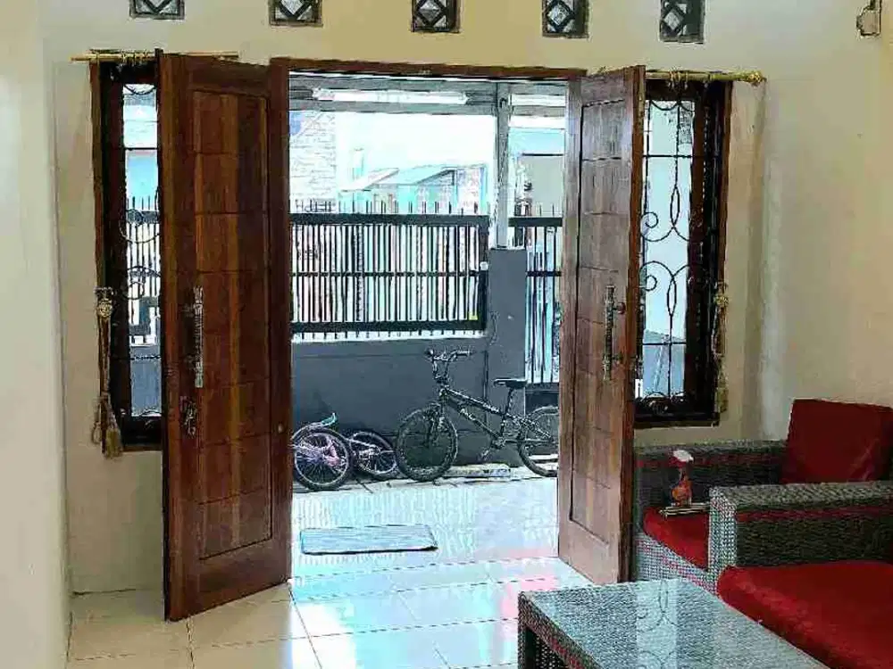 Cihanjuang Cimahi Rumah Terawat Siap Huni Disewakan