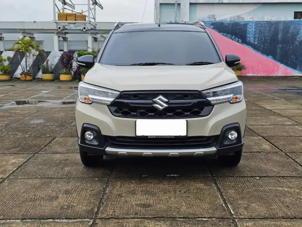 Suzuki xl7 alpha hybrid at 2023 ivory