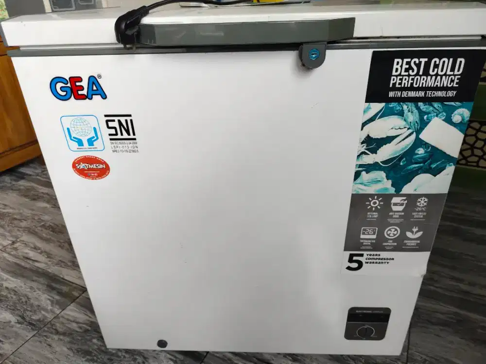 DIJUAL FREEZER GEA 210 L BODY MULUS