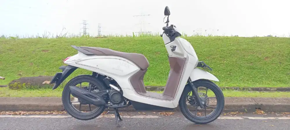Honda Genio faboulus white 2021 like new