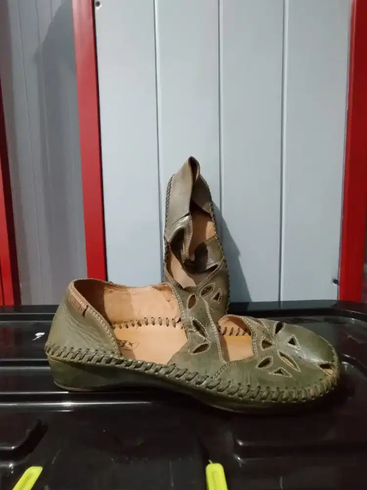 Sepatu Pikolinos