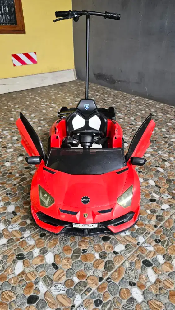 Mobil aki remote PLIKO ferrari