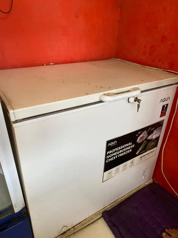Di jual freezer aqua