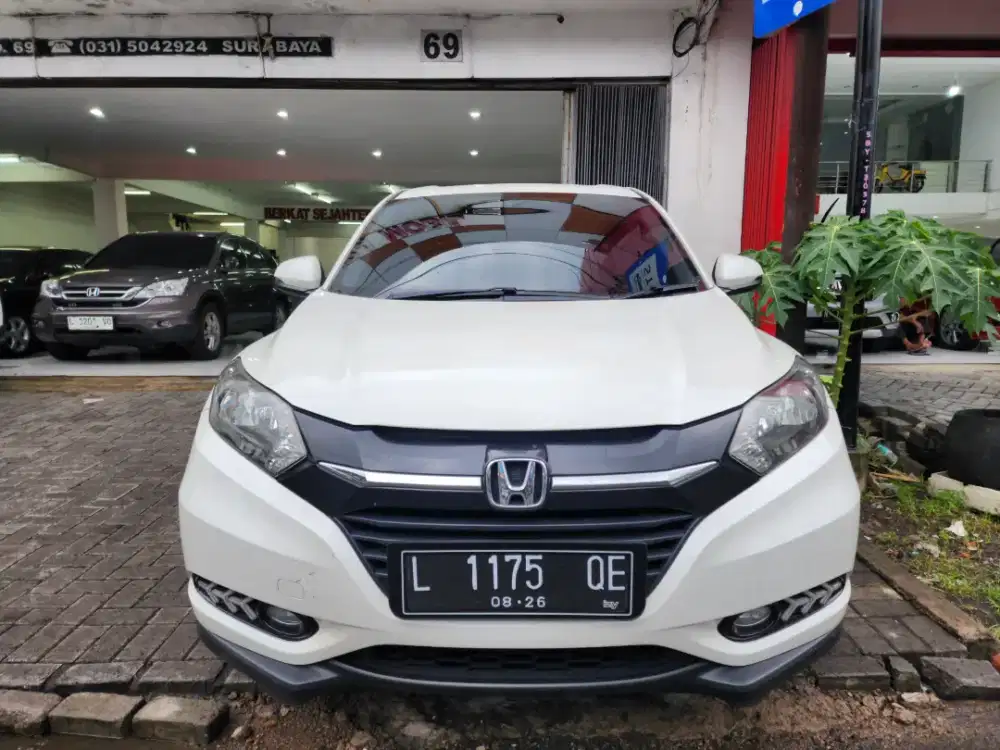Km 40rb HRV S automatic 1.5 putih 2016 fullorisinil surabaya