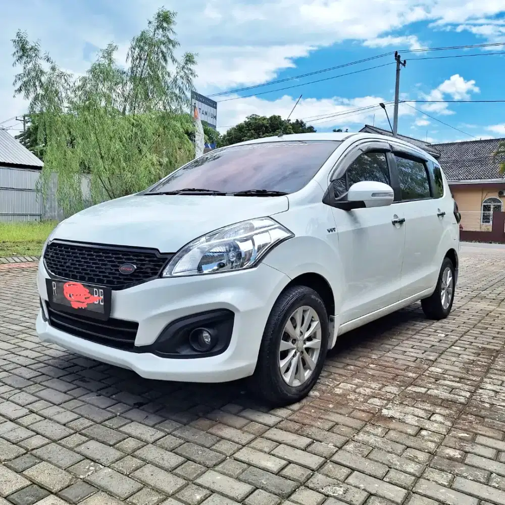 Ertiga GX matic AT plat R putih