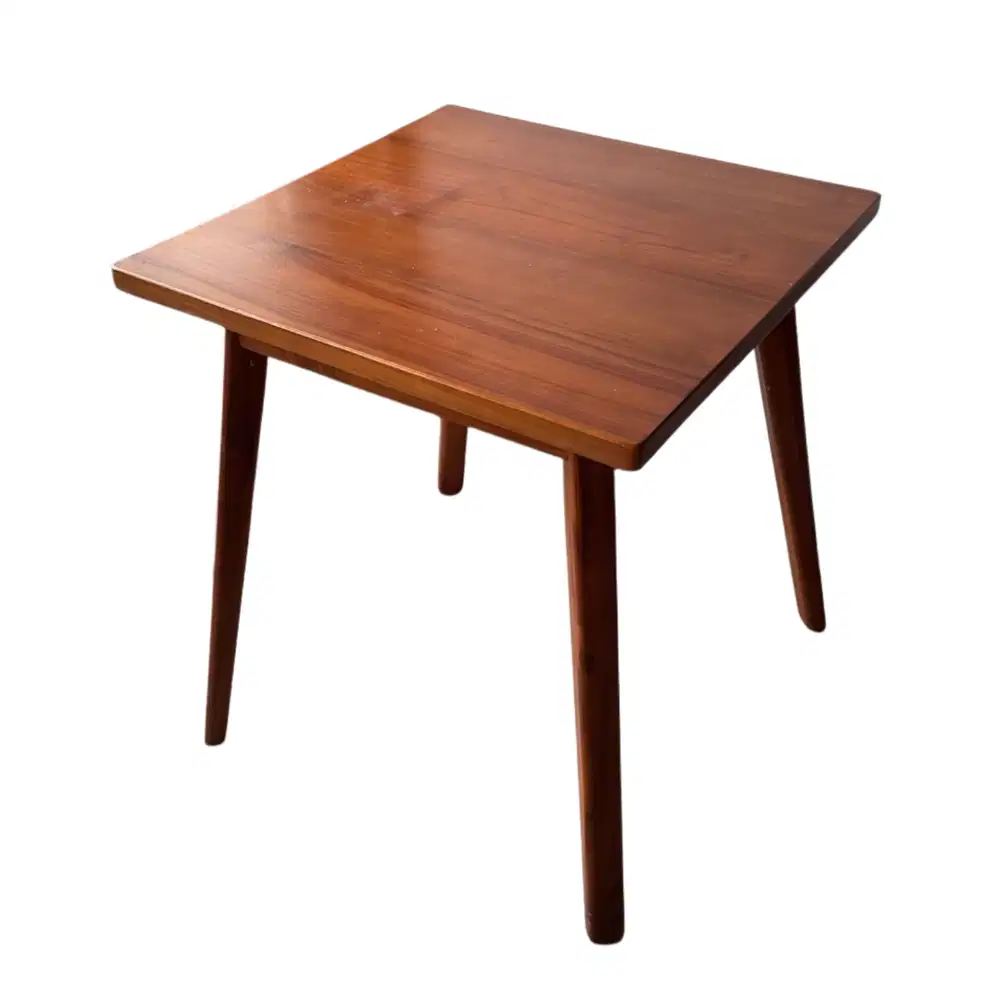 Meja Kayu Kotak (Coklat)