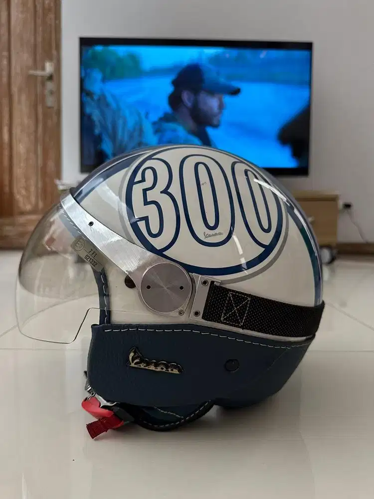 Helm Vespa Granturismo 300