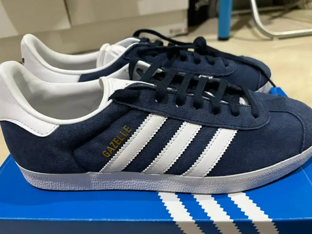 Jual Sepatu Adidas Gazelle white navy Size 42