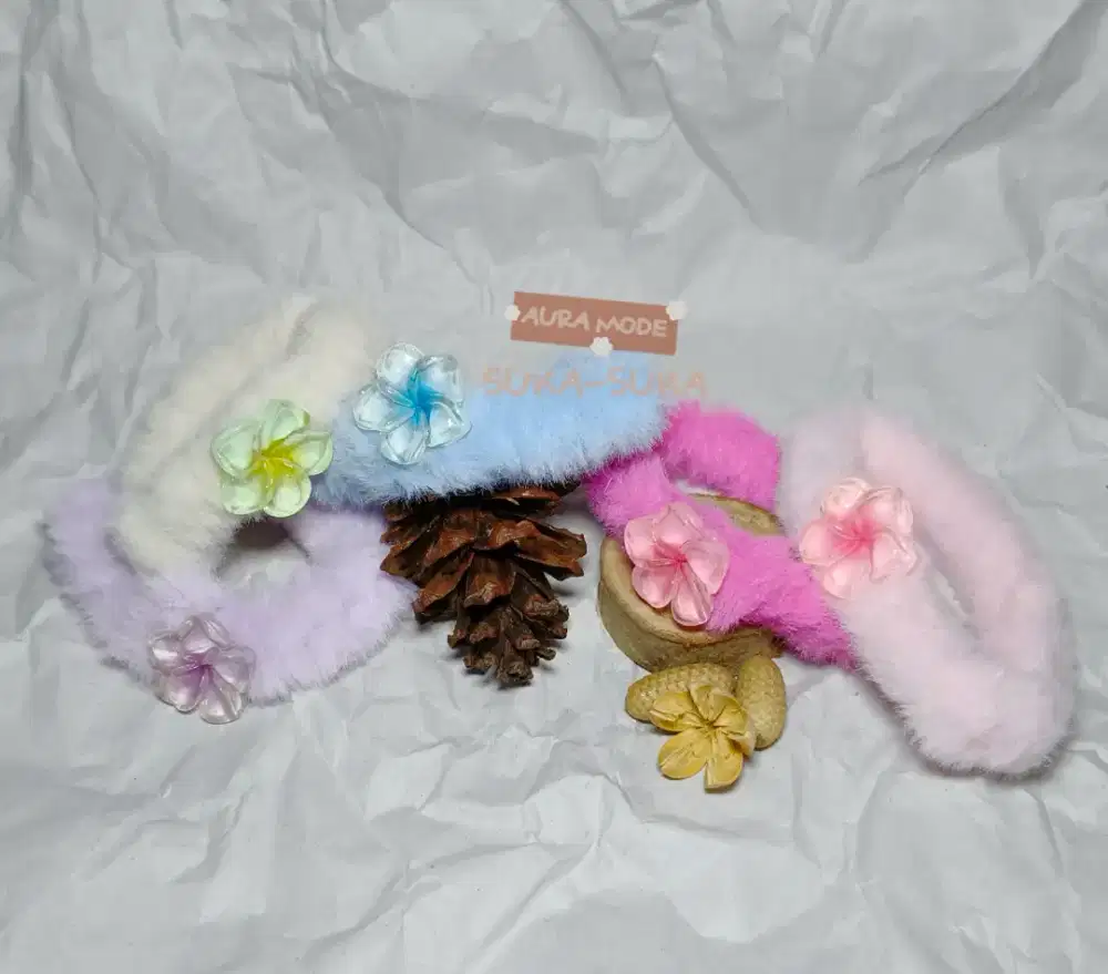 IKAT RAMBUT BULU SCRUNCHIE BUNGA