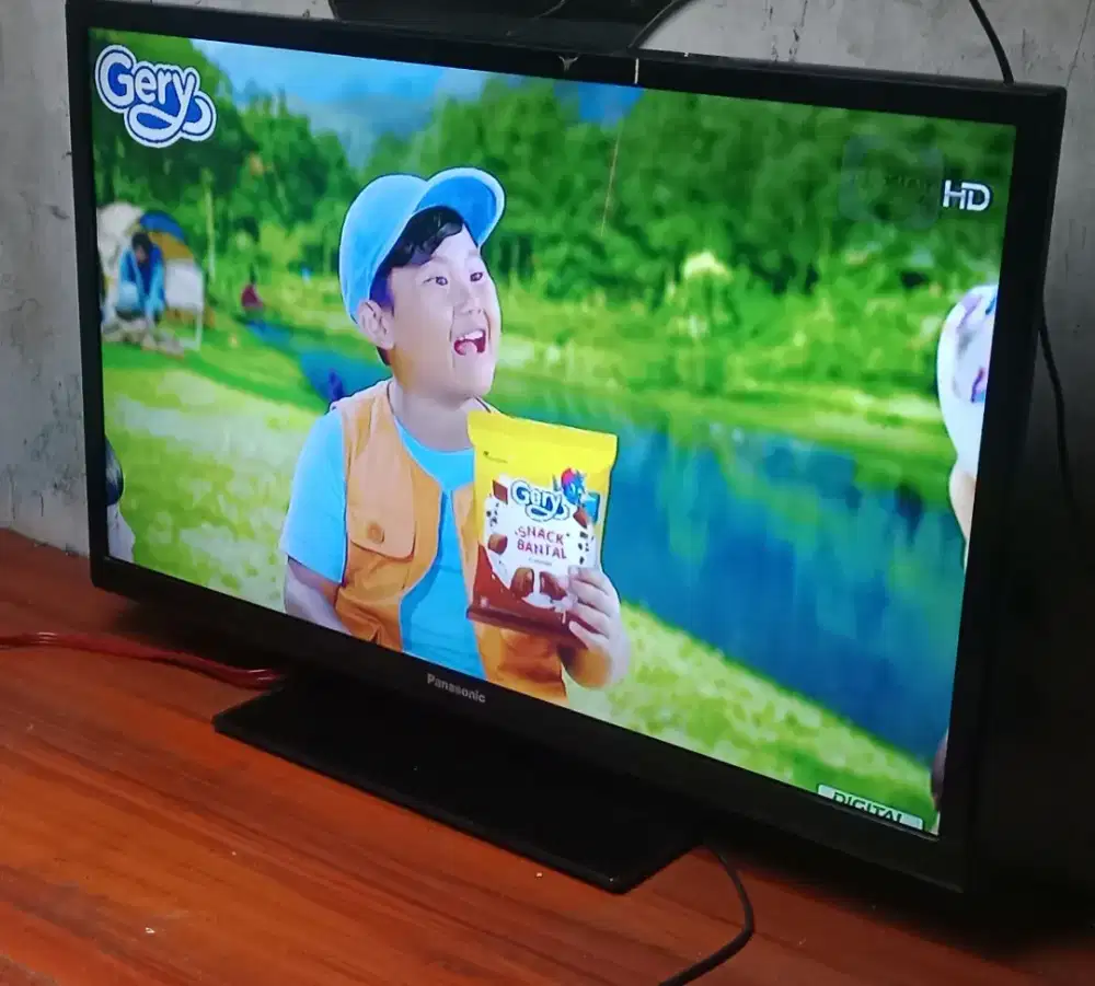 Dijual tv led panassonic 32 in ANALOG mesin masih ori bisa di anter