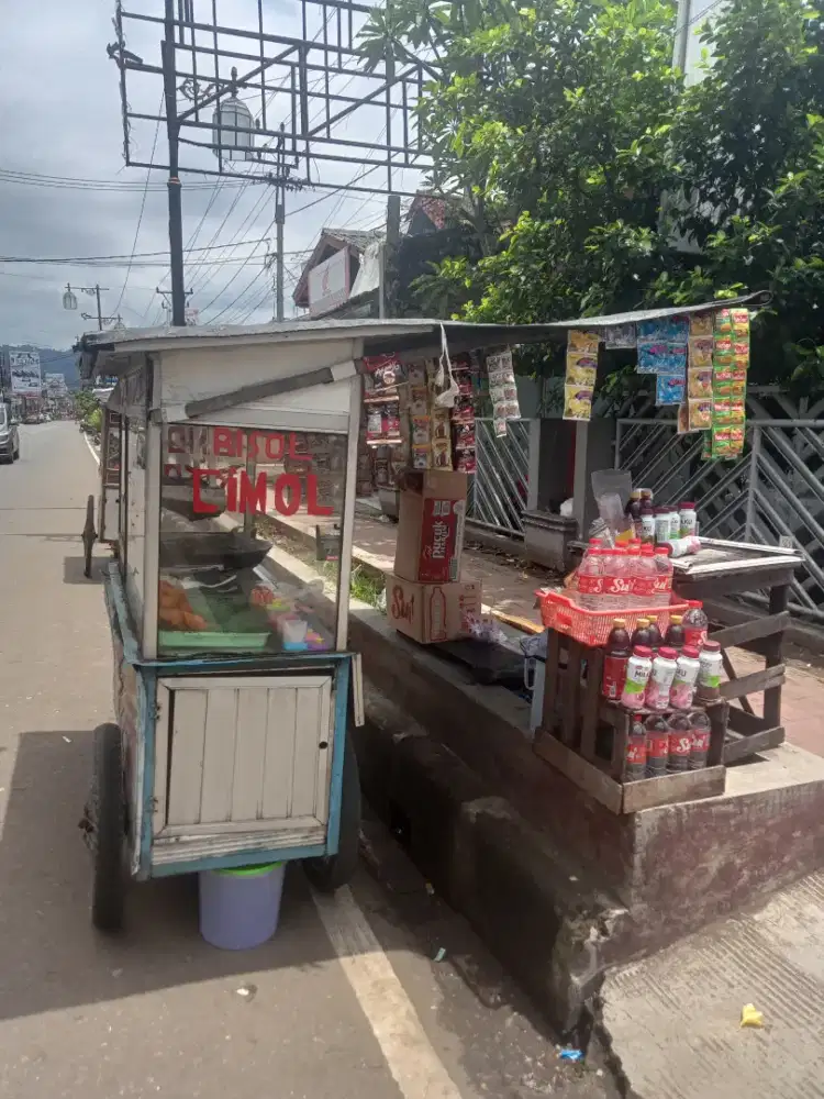Di butuh kan yg mau kerja jualan pinggir jaln di grobak