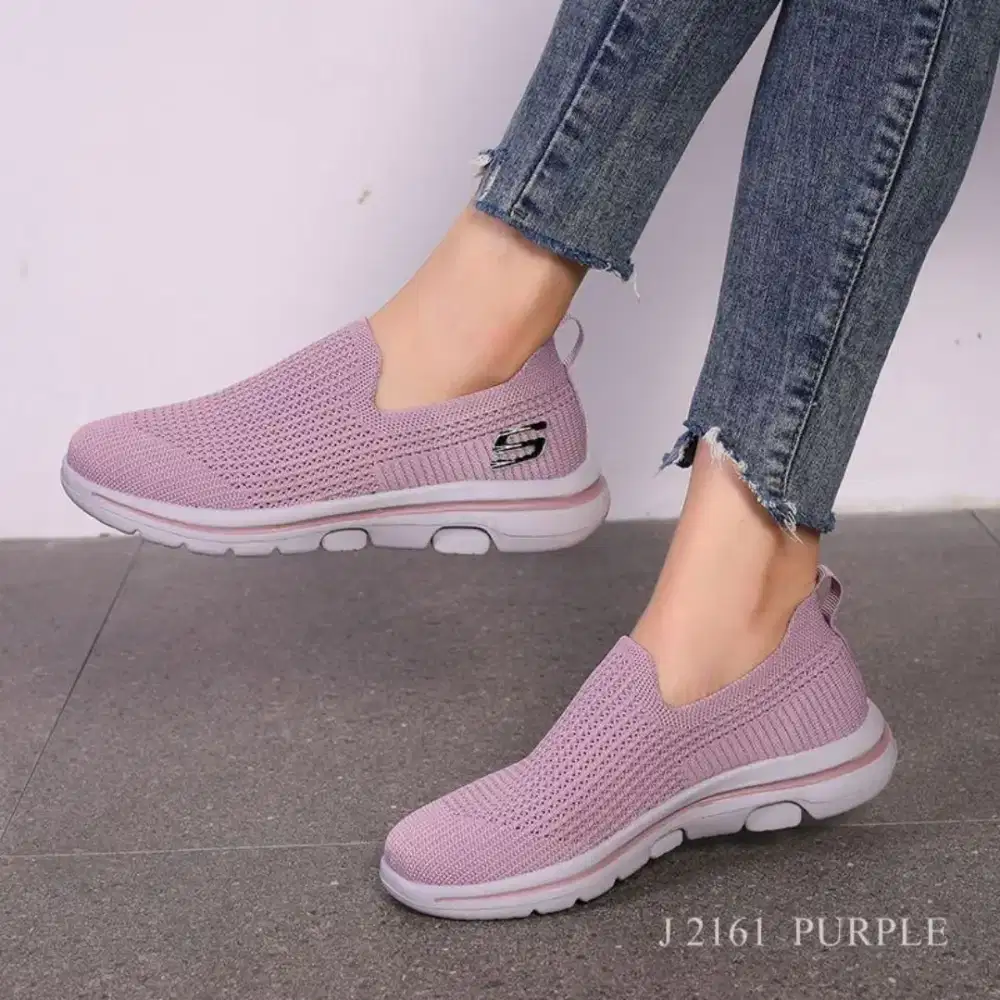 Sepatu SKECHERS WOMEN