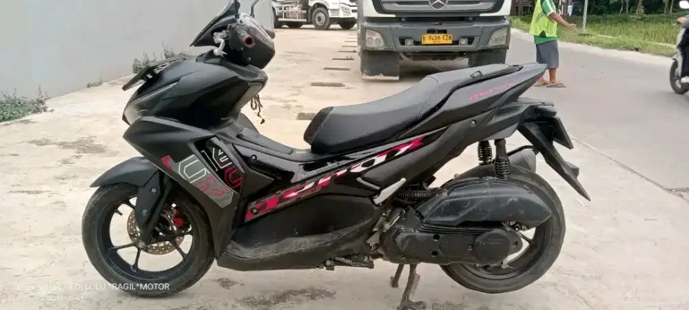 Aerox 2024 black gray