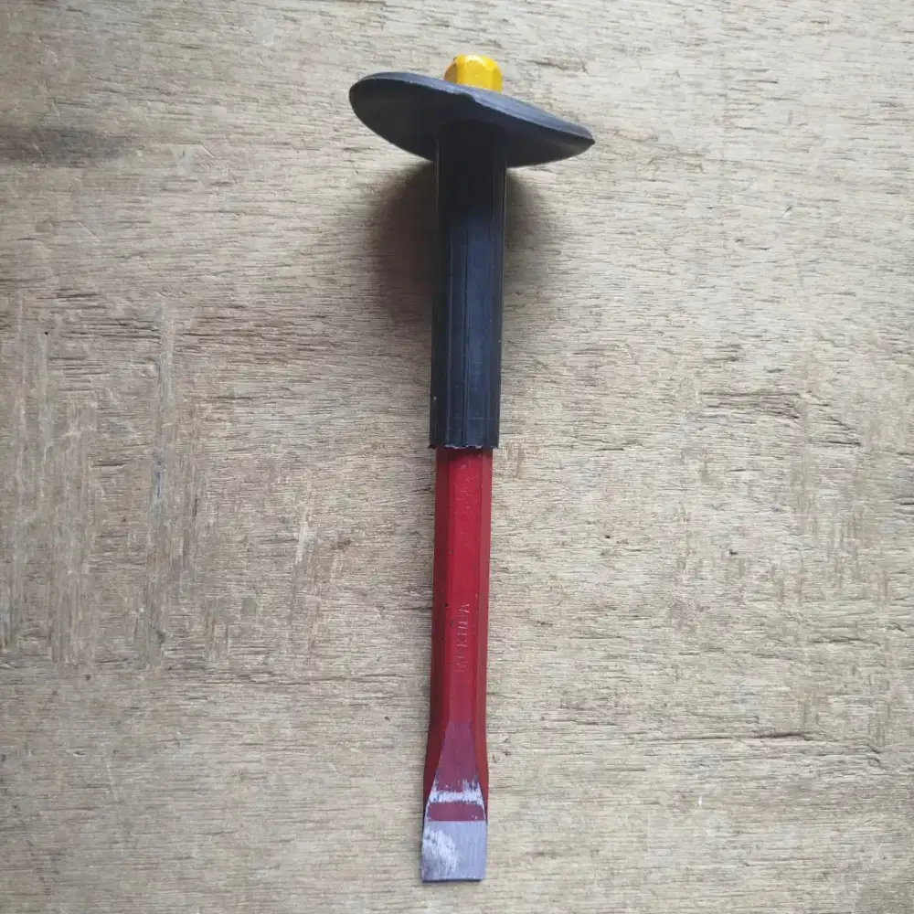 MOKUBA Pahat Beton Topi Betel 10 Inch (Stone Chisel) Original