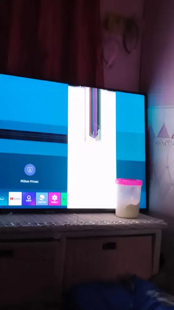 Smart TV samsung LED 43INCH layar seperti gmbar