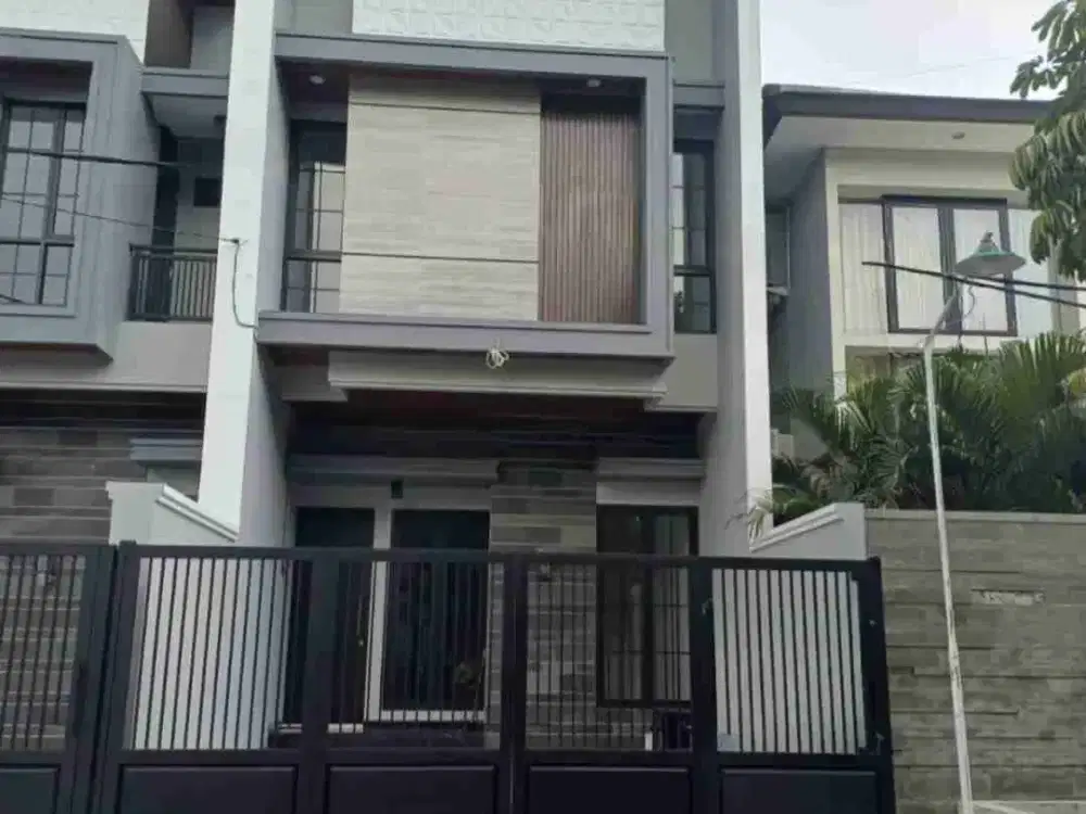 Dijual Rumah Baru Manyar Jaya Row 4 Mobil One Gate System
