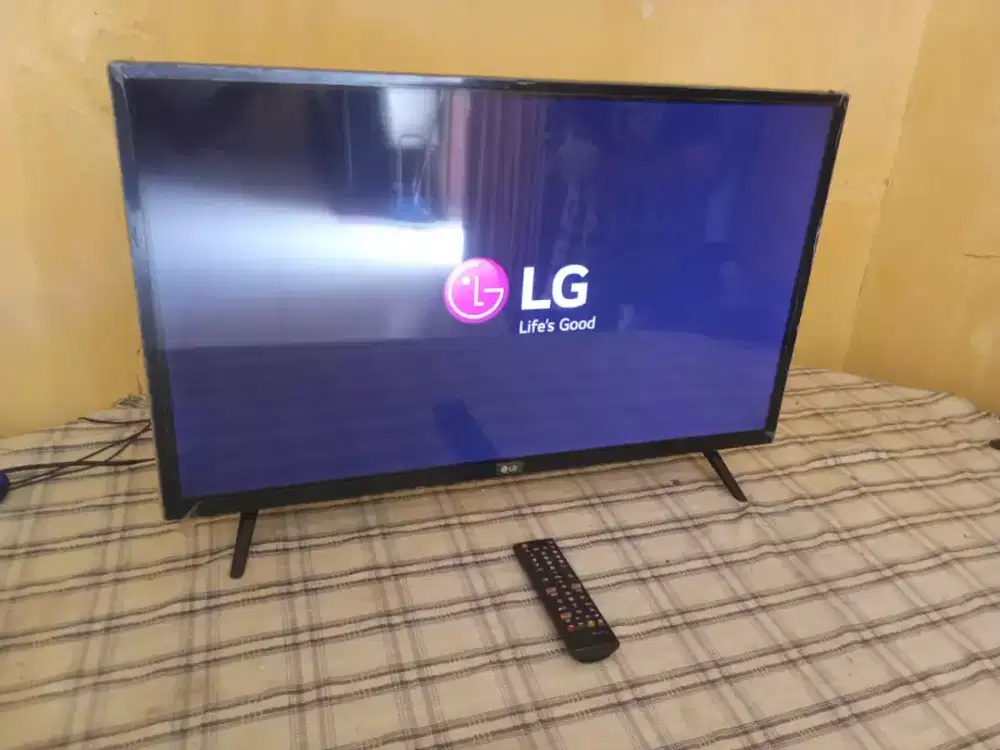 TV DIGITAL LG 32 INCH NORMAL NOMINUS MULUS LIKE NEW KEL.REMOTE&ANTENA.