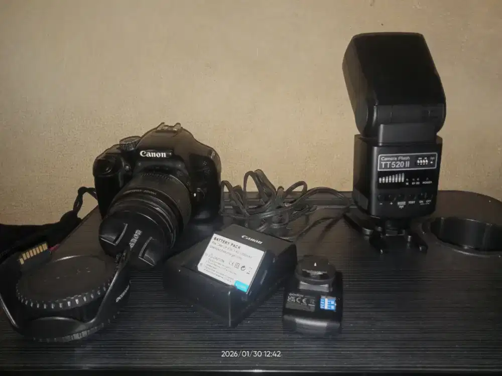 Kamera Canon 1100D+Flash external